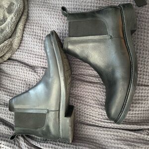 Cole Haan Chelsea Boots Size 9 M